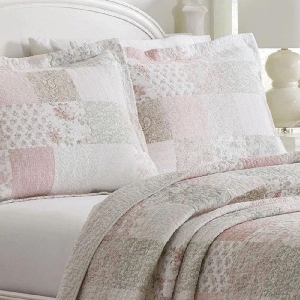 Laura Ashley Full/Queen PINK Patchwork Quilt Set Reversible 100% COTTON ~ 3Pc - Picture 2 of 7